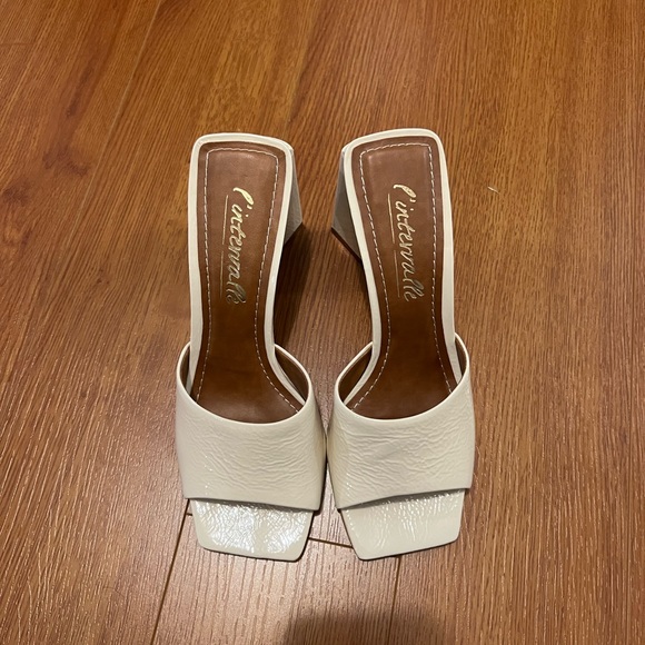L’intervalle cream heels - Picture 1 of 5